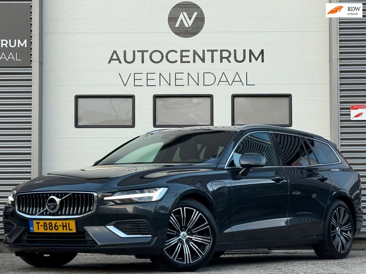 Volvo V60 - 2.0 T6 Twin Engine AWD Inscription TREKHAAK/H&K/MEMORY/LEDER - AutoWereld.nl
