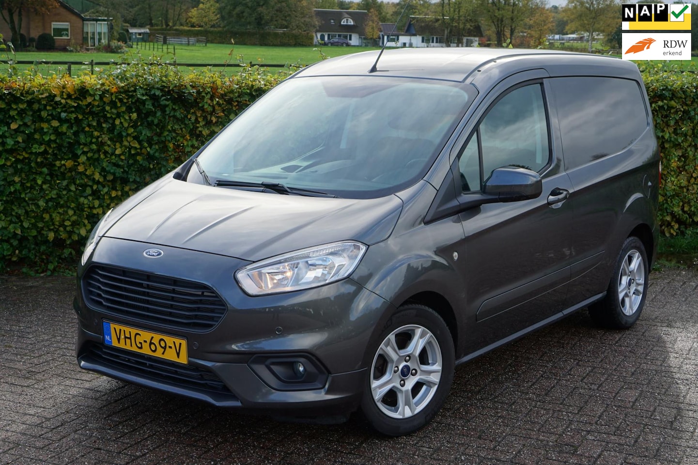 Ford Transit Courier - 1.0 Limited EcoBoost S&S|Dealeronderhouden|1e Eigenaar - AutoWereld.nl