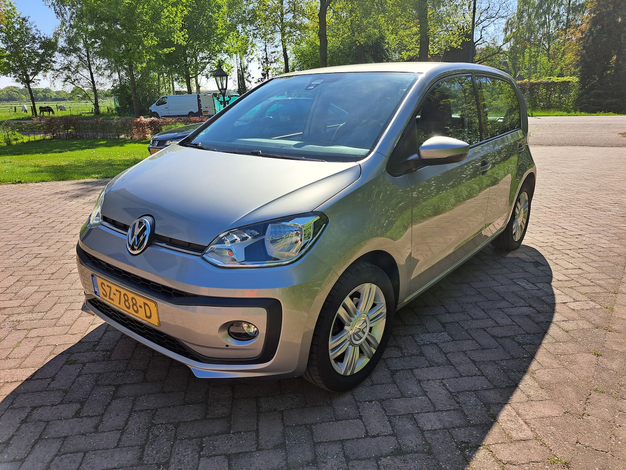 Volkswagen Up! - 1.0 BMT high up! - AutoWereld.nl