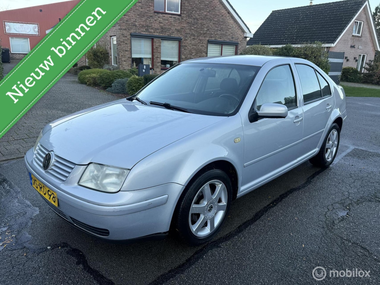 Volkswagen Bora - 1.6 Highline 1.6 Highline - AutoWereld.nl