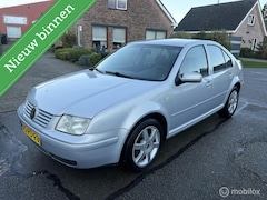 Volkswagen Bora - 1.6 Highline