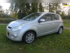 Hyundai i20 - 1.2i DynamicVersion*airco*2de eigenaar*in zeer goede staat