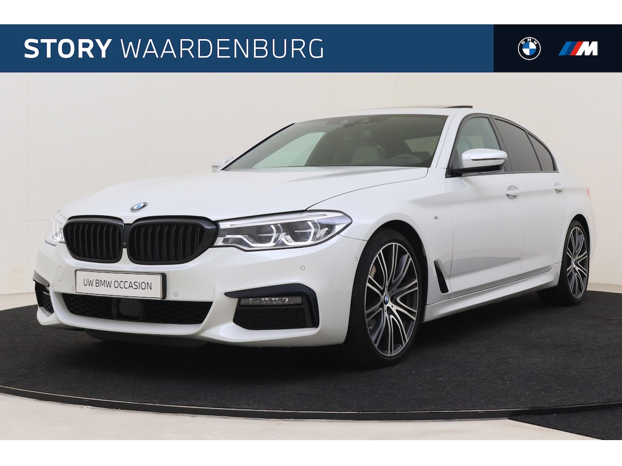 BMW 5-serie - 540i xDrive High Executive M Sport Automaat / Schuif-kanteldak / Trekhaak / Massagefunctie - AutoWereld.nl