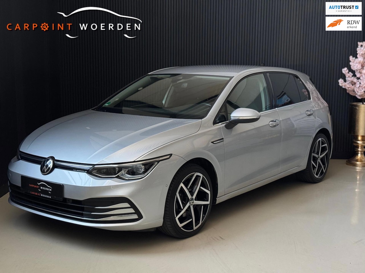 Volkswagen Golf - 1.5 eTSI Style DSG | IQ LIGHT | CAMERA | SFEERVERLICHTING - AutoWereld.nl