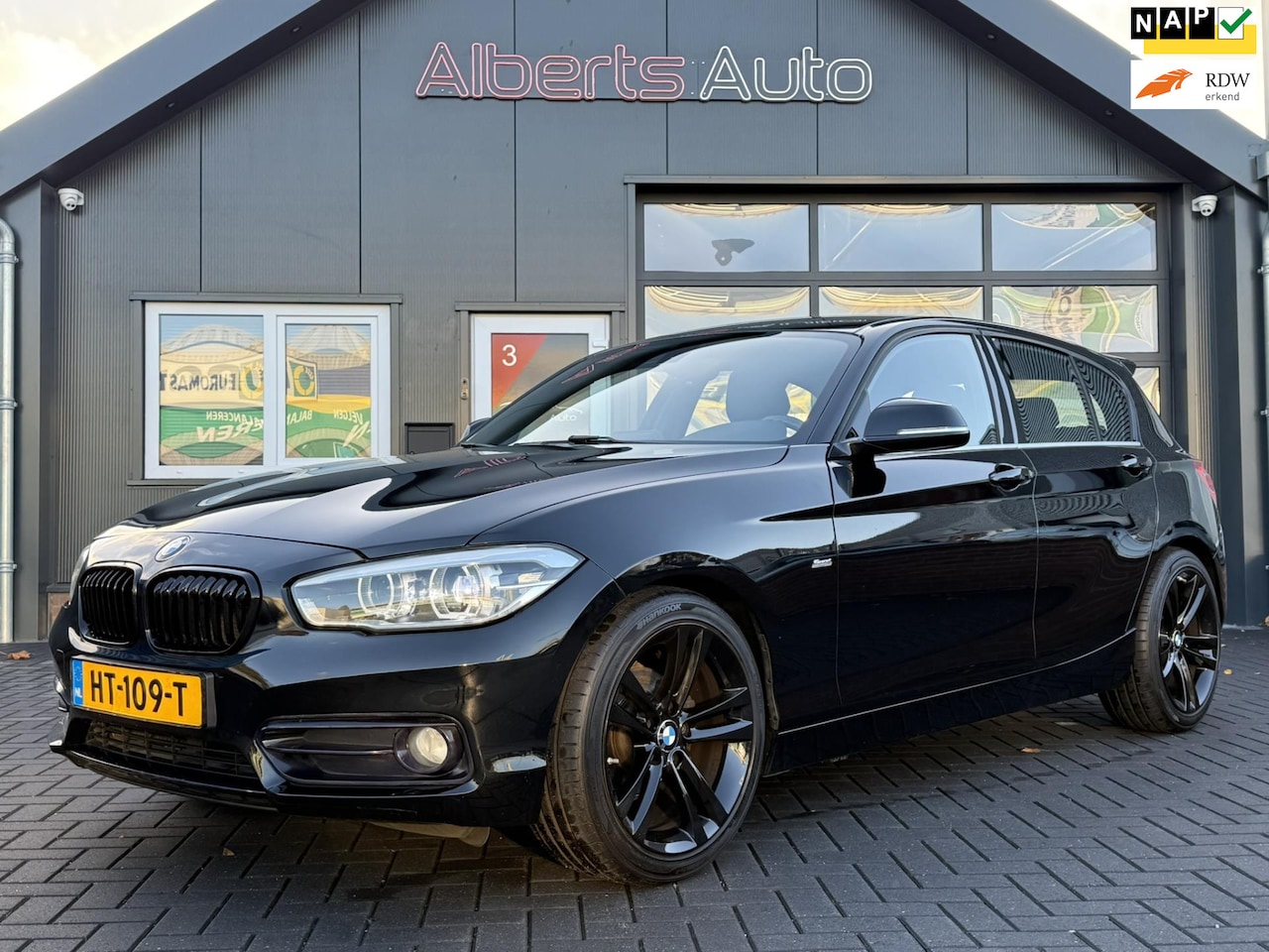 BMW 1-serie - 118i Sport | Automaat | LED | NAVI | 18'' M SPORT - AutoWereld.nl