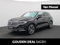 Volkswagen Touareg - Atmosphere 3.0 TSi eHybrid 4MOTION 381 PK | R-line | Automaat | Navigatie | Panoramadak |
