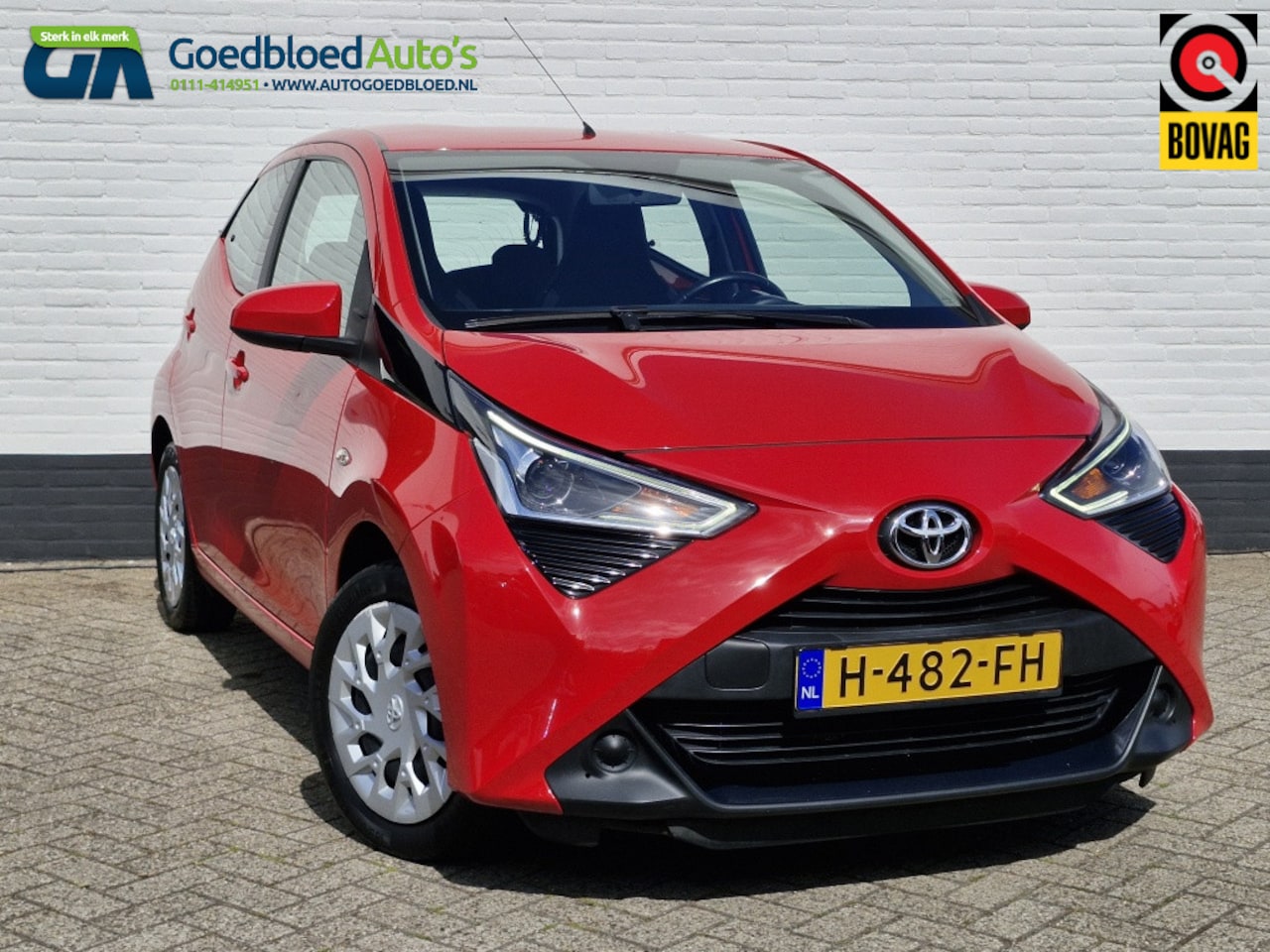 Toyota Aygo - 1.0 VVT-i x-play Automaat | Apple Carplay | Andoid Auto | Achter - AutoWereld.nl