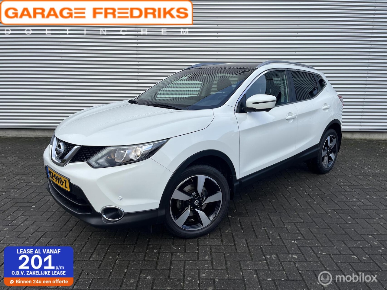 Nissan Qashqai - 1.2 N-Connecta | Pano | Trekhaak | Navi | - AutoWereld.nl