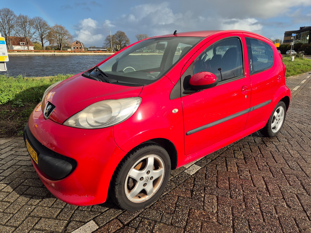 Peugeot 107 - 1.0-12V XS Urban Move - AutoWereld.nl