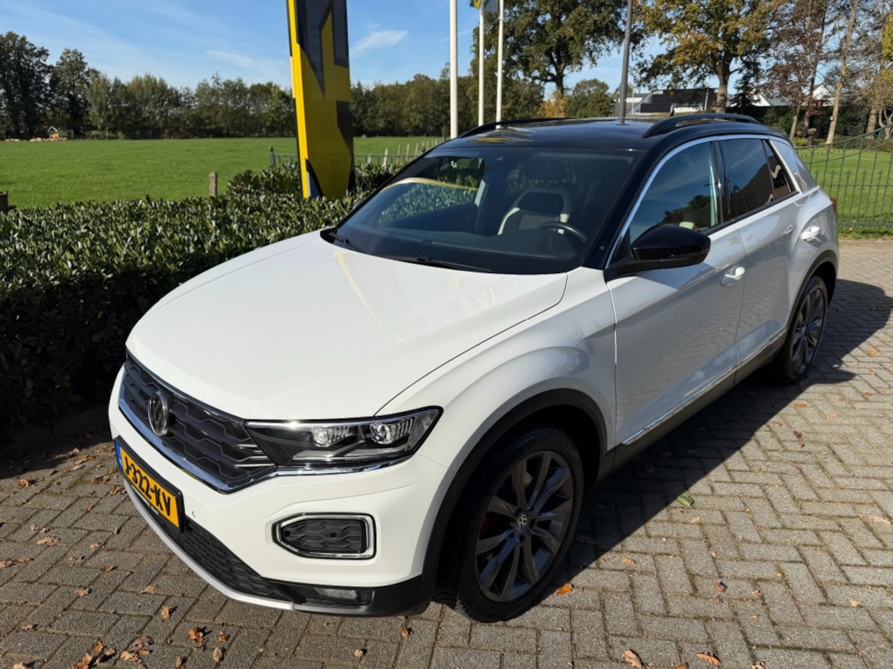 Volkswagen T-Roc - 1.5 TSI DSG7 Sport ACC / Virtual / Carplay - AutoWereld.nl