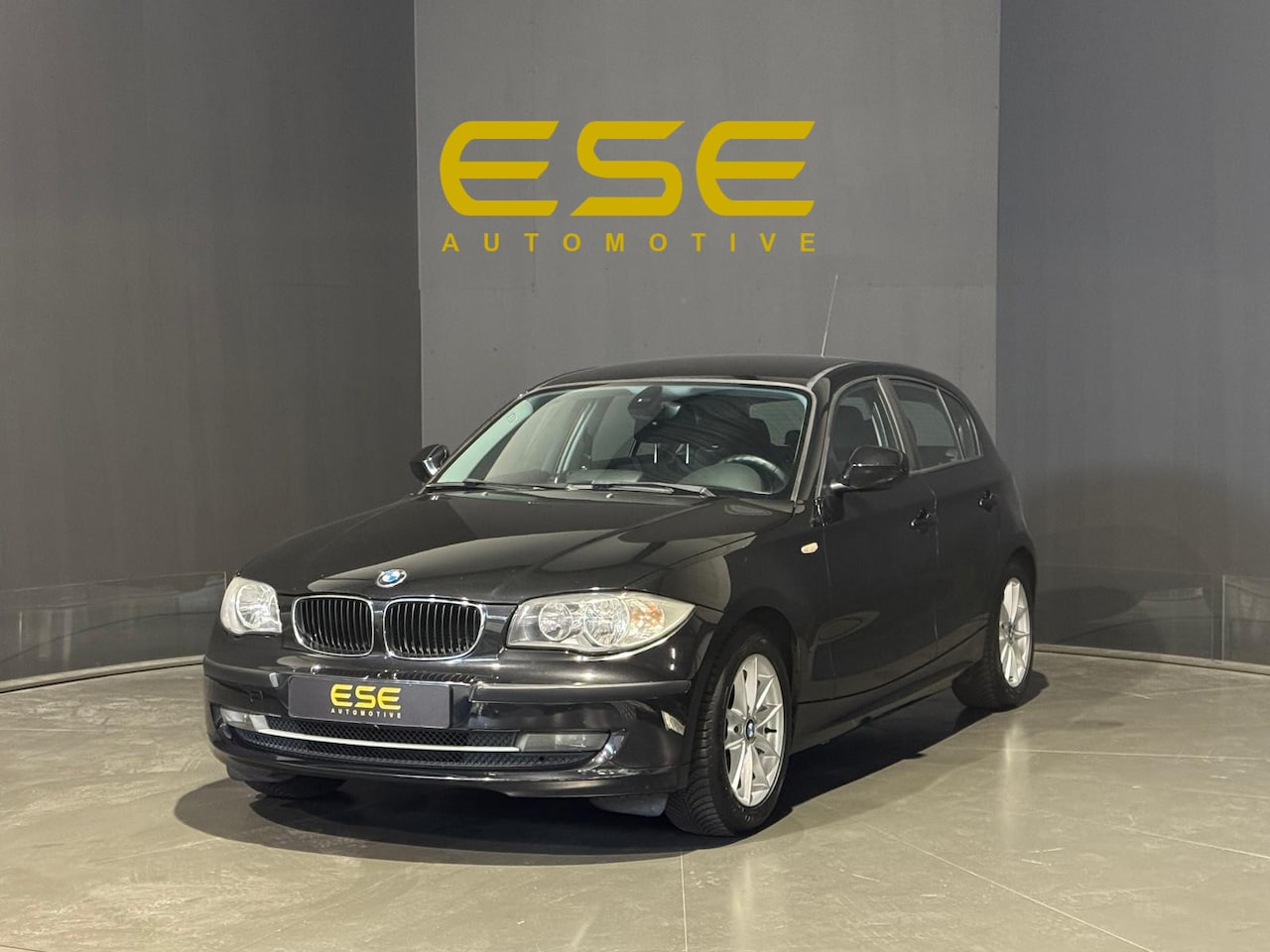 BMW 1-serie - 118i Business Line | Navigatie | Climate | Onderhouden - AutoWereld.nl