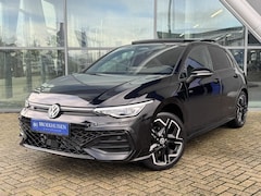 Volkswagen Golf - 1.5 eTSI R-Line Edition 150pk Panoramadak / Camera / Stoel-Stuur verwarming