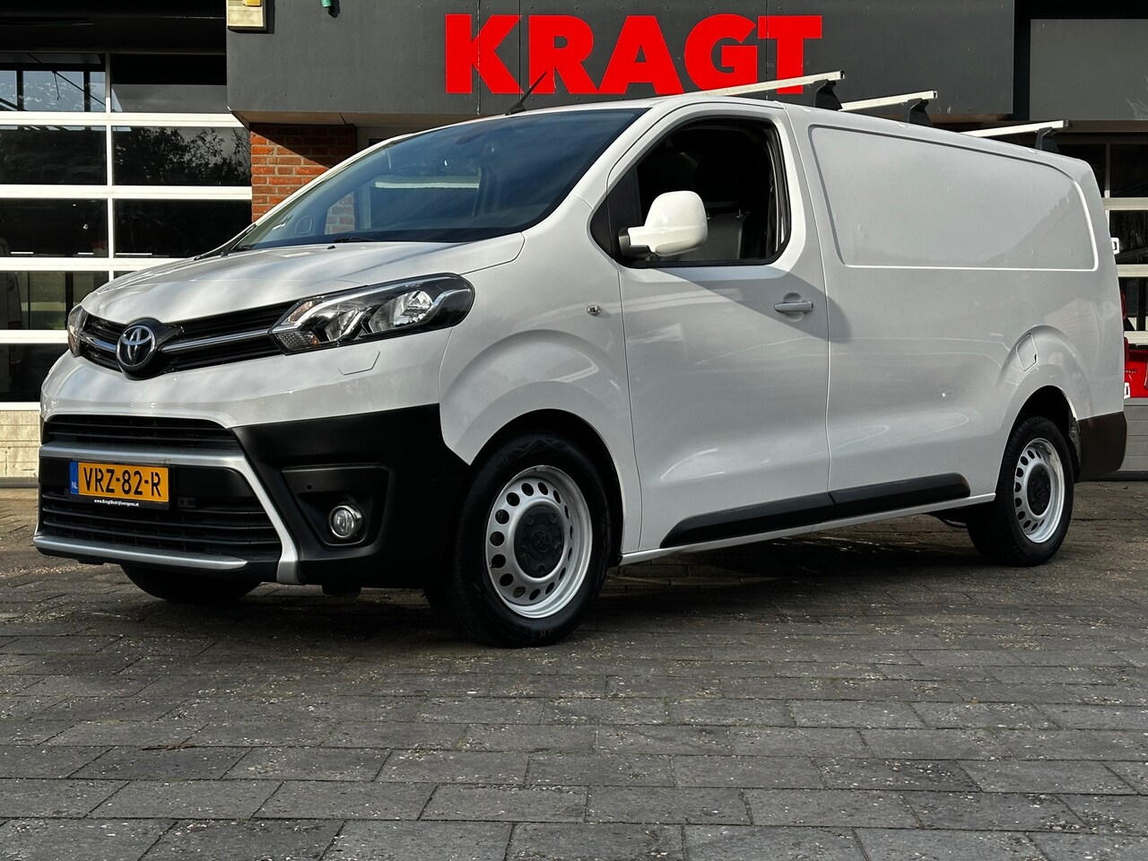 Toyota ProAce Worker - 2.0|122PK|EURO6|1e EIG| clima|cruise control|keyless|trekhaak|stoelverwarming|dodehoek det - AutoWereld.nl