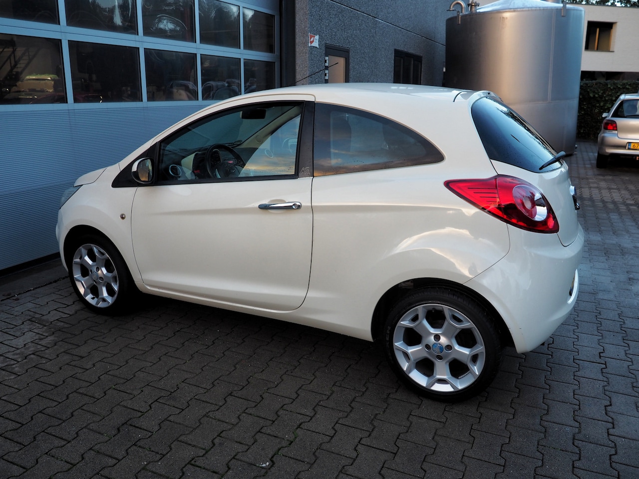 Ford Ka - 1.2 Titanium X AIRCO LM VELGEN ELEK. PAKKET