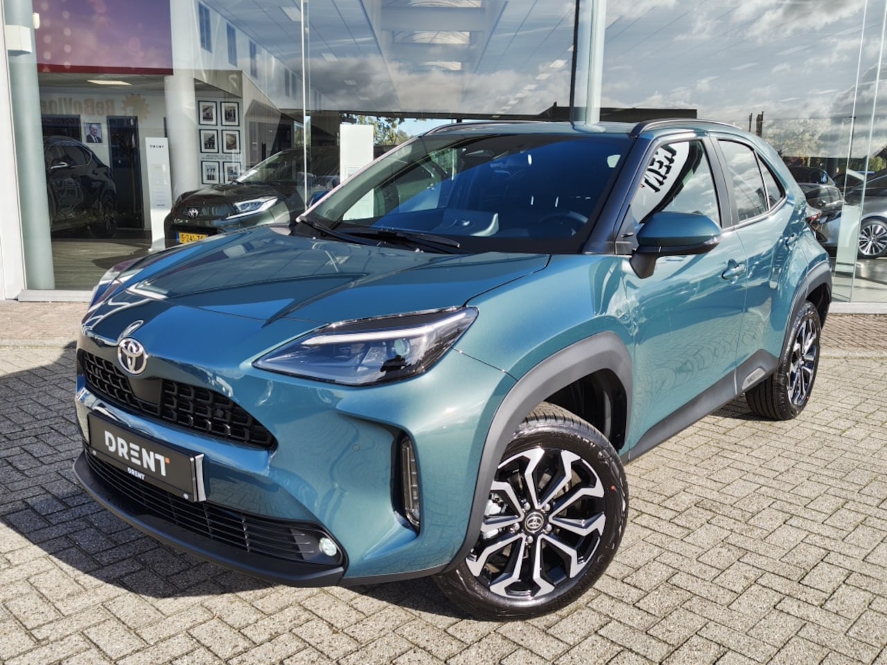 Toyota Yaris Cross - 1.5 Hybrid 130 Dynamic | Comfort Pack | Sensoren v/a | Stoelverw - AutoWereld.nl