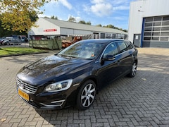 Volvo V60 - 2.4 D6 AWD Plug-In Hybrid Summum