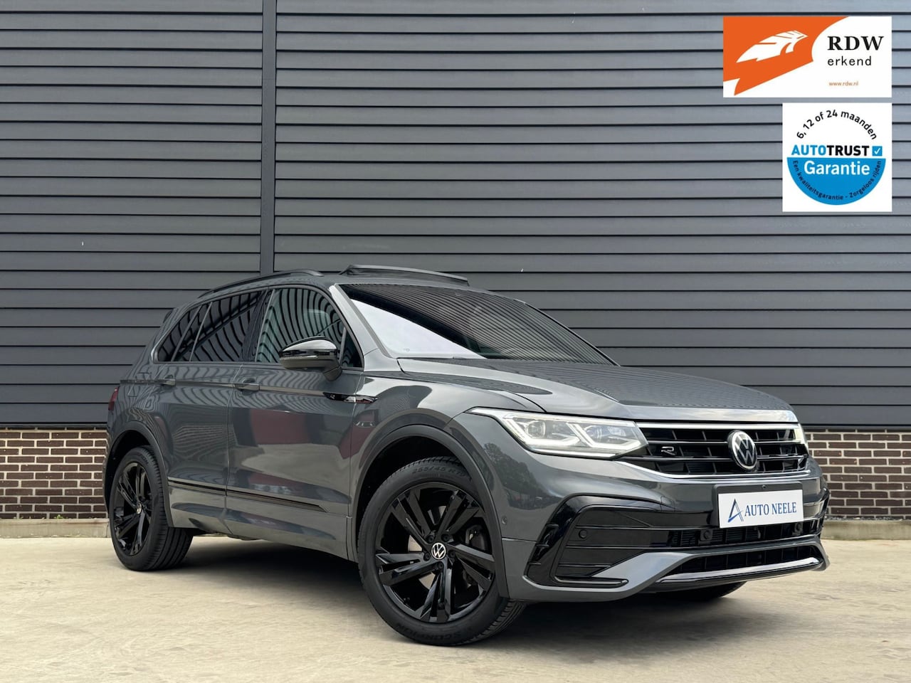 Volkswagen Tiguan - 2.0 TSI 4Motion R Line Panoramdak, Trekhaak, 19 inch - AutoWereld.nl