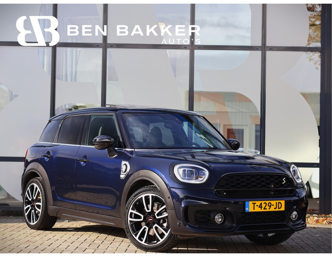 MINI Countryman - Mini 2.0 Cooper S E ALL4 Yours JCW | John Cooper Works | Pano | HUD | ACC | Harman/Kardon - AutoWereld.nl
