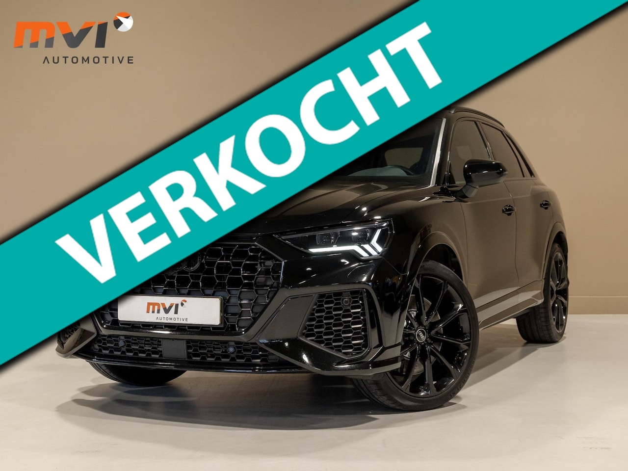 Audi Q3 - TFSI RS / 400pk / Panorama dak / Sonos / Kuipstoelen / - AutoWereld.nl