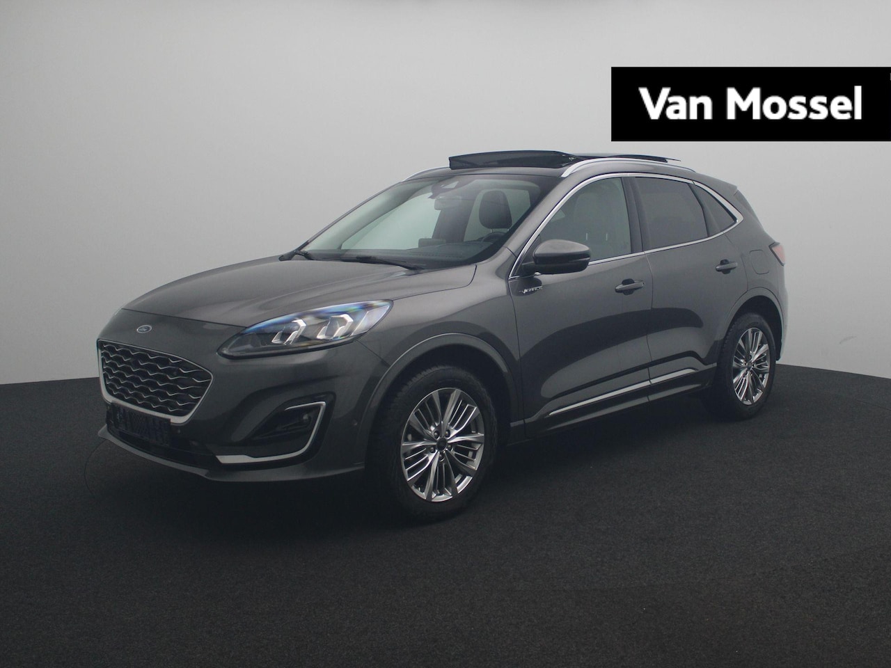 Ford Kuga - 2.5 PFEV Vignale Aut. | Panoramadak | Winterpack | Lederen bekleding | 18 'inch LMV | Head - AutoWereld.nl
