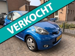 Toyota Aygo - 1.0-12V Dynamic Blue *NIEUWE APK