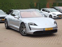 Porsche Taycan - Performance 84 kWh / NIEUWSTAAT / SoH 94.5% / Panoramadak / 360Camera / Adaptieve stoelen