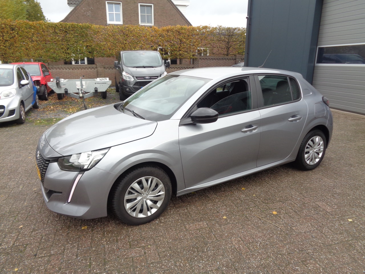 Peugeot 208 - 1.2 PureTech Active Airco, Navigatie, Carplay/ android auto? cruise controle - AutoWereld.nl
