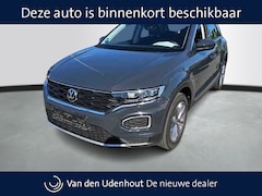 Volkswagen T-Roc - 1.5 TSI 150pk Automaat Style / Navigatie / Adaptive Cruise / Stoelverwarming / LED / Wordt