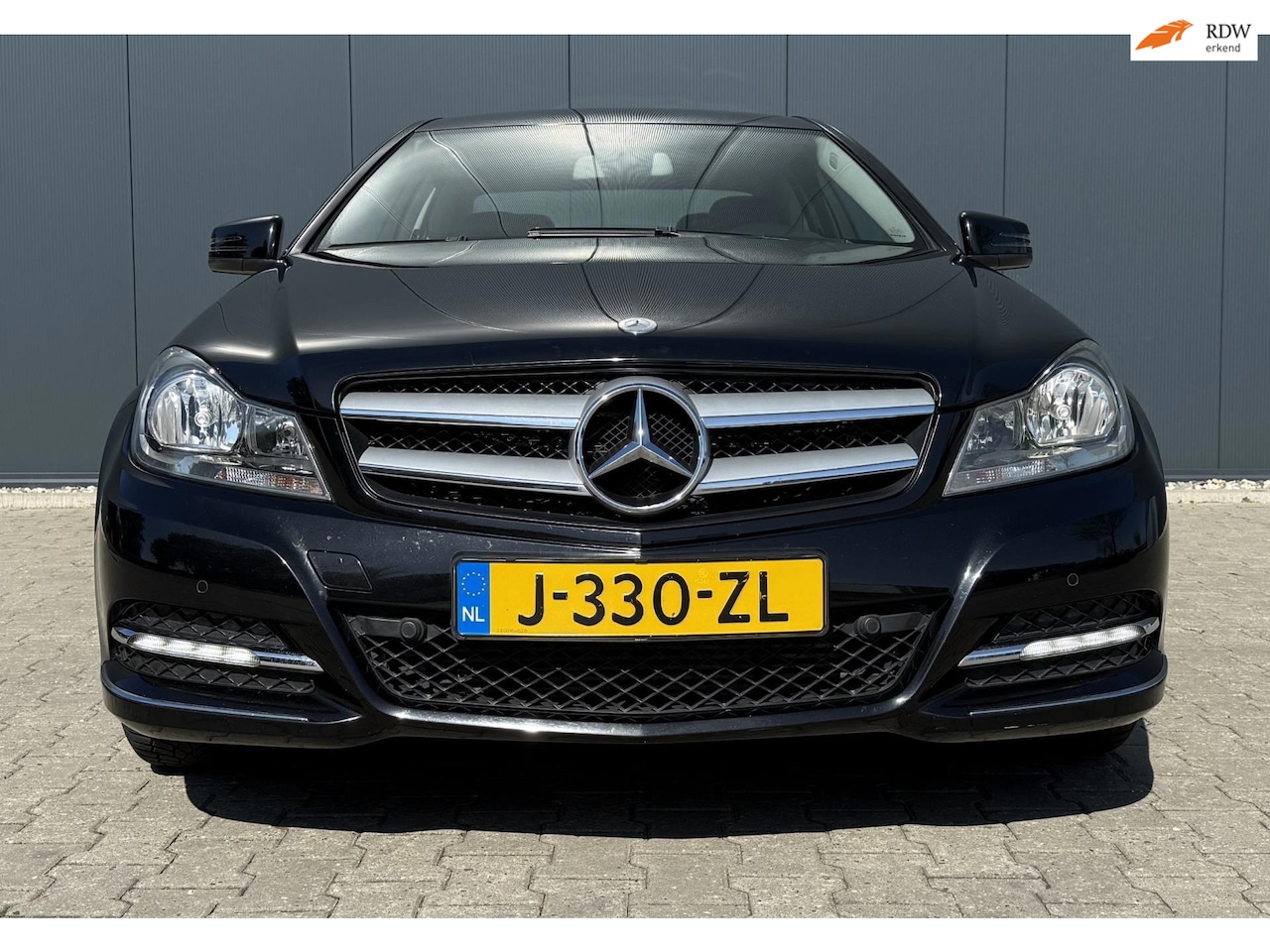 Mercedes-Benz C-klasse Coupé - 180 Airco Apple Carplay Lees Tekst !!!! - AutoWereld.nl
