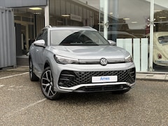 Volkswagen Tiguan - 1.5 eHybrid 204pk R-Line Edition | Panoramadak | Comfort pakket | Trekhaak
