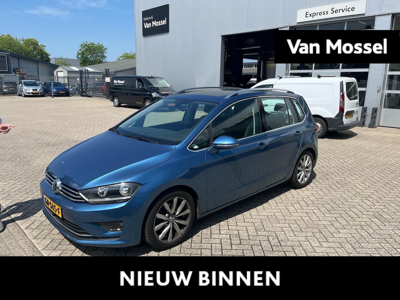 Volkswagen Golf Sportsvan - 1.4 TSI Highline | Acteruitrijcamera | Adoptieve cruise control | Boordcomputer | Climate - AutoWereld.nl