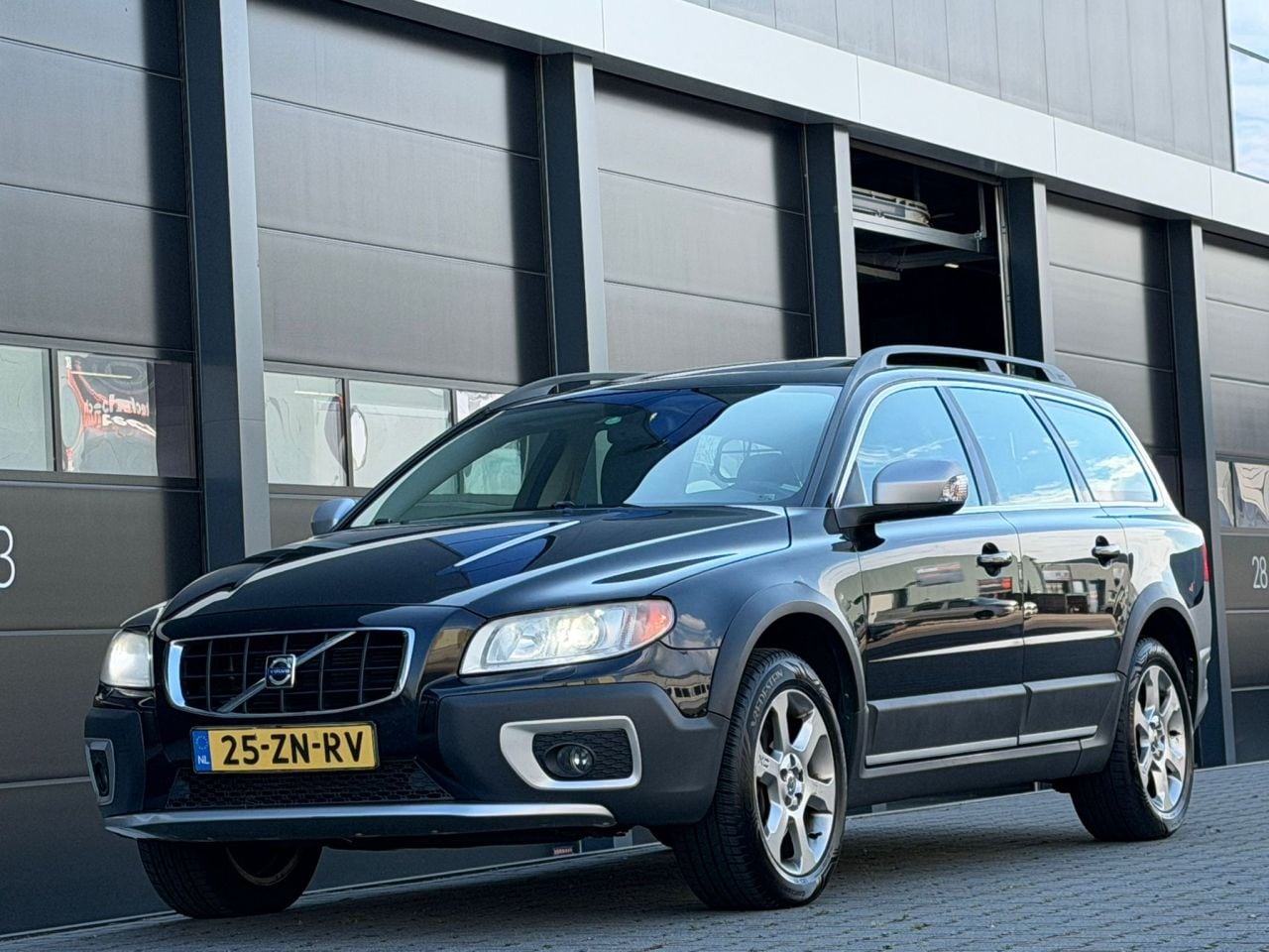 Volvo XC70 - Xc-70 2.4 D5 Leer Navi Xenon - AutoWereld.nl