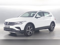 Volkswagen Tiguan - 1.4 TSI eHybrid 245pk PHEV Elegance / Panoramadak / Trekhaak / Matrix LED