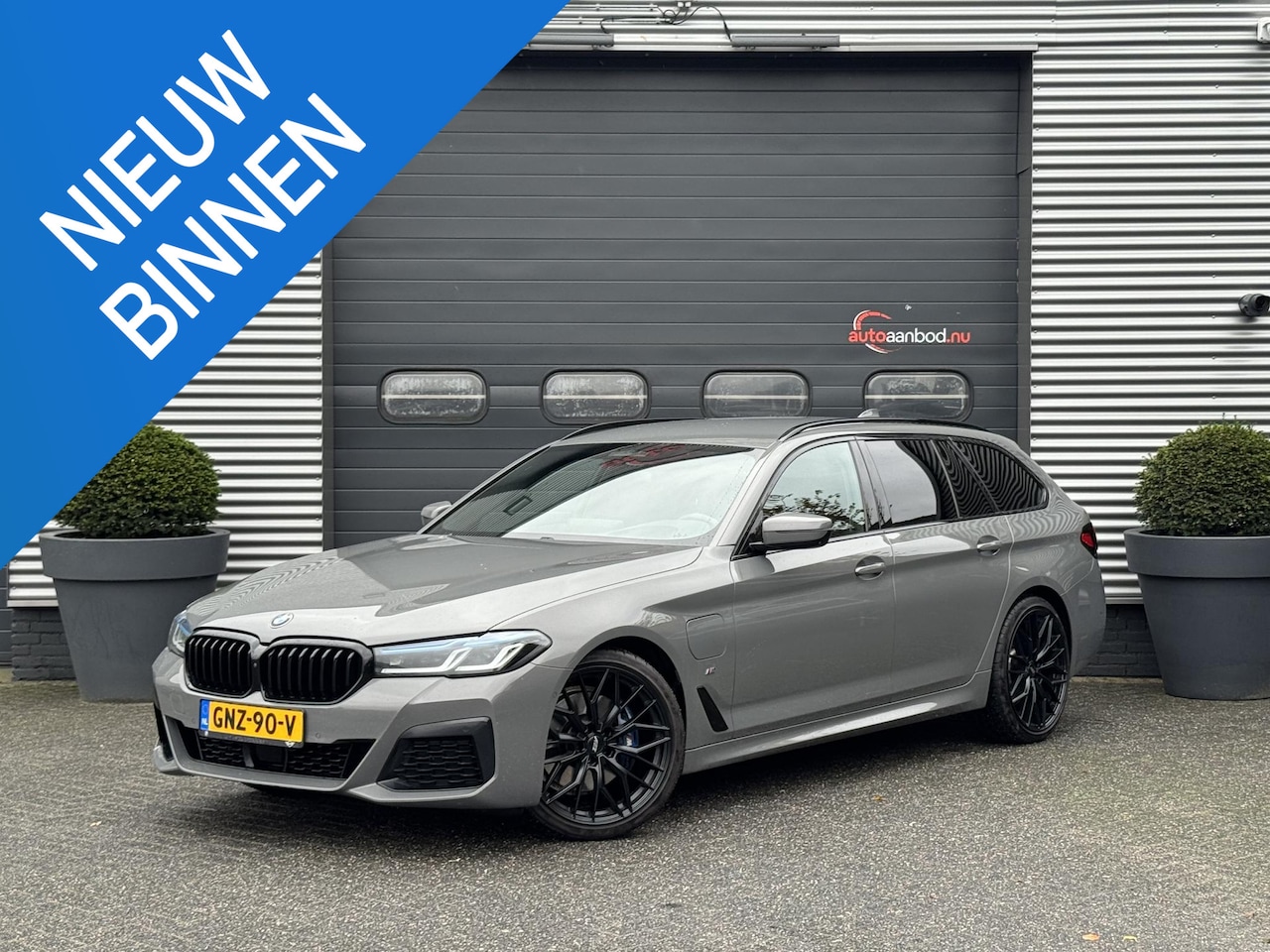 BMW 5-serie Touring - 530e M-Sport | 360*  Camera | Navigatie | Head-Up Display | 20 Inch Lichtmetalen Velgen | - AutoWereld.nl