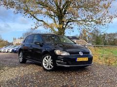Volkswagen Golf - 2.0 TDI Connected Series | Automaat + Half leder + Cruise + Clima nu € 10.975,