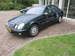 Mercedes-Benz E-klasse - 240 Elegance LPG-G3 Handgeschakeld 6 Cilinder. Zo Mee