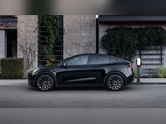 Tesla Model Y - Long Range Dual Motor AWD Navi 360° Leer ACC Warmtepomp Autopilot PDC Elektr. achterklep S