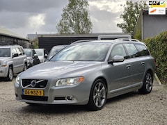 Volvo V70 - 2.0T R-Edition Automaat/Navi/Youngtimer