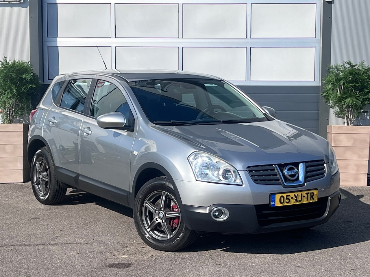 Nissan Qashqai - 1.6 Acenta / AIRCO / TREKHAAK / CRUISE / APK / LM VELGEN / NAP / - AutoWereld.nl