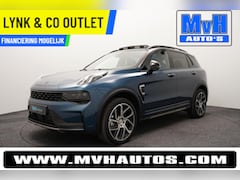 Lynk & Co 01 - 1.5 Hybride|FULL BLACK|ZWARTE.HEMEL|360ºCAM|NAP