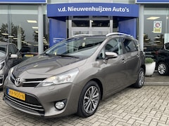 Toyota Verso - 1.8 VVT-i Dynamic 7 Persoons | Achteruitrijcamera | Cruise control | Navigatie |