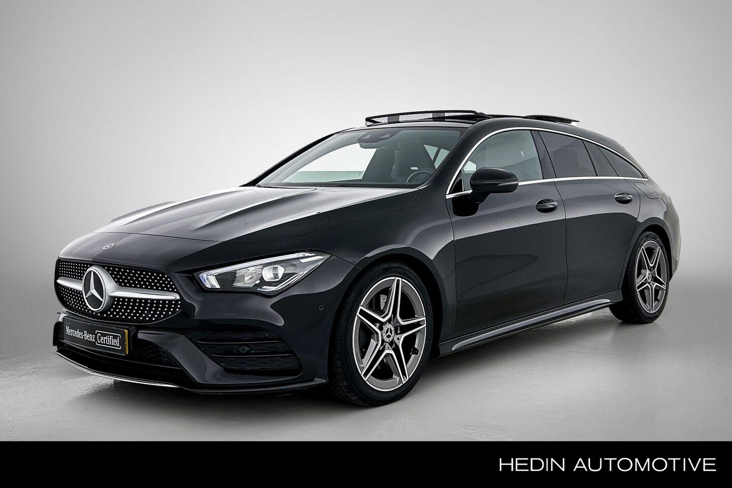 Mercedes-Benz CLA-klasse Shooting Brake - CLA 200 Automaat AMG Line | Panoramadak | LED | Parktronic met Camera | Spiegelpakket | Zi - AutoWereld.nl