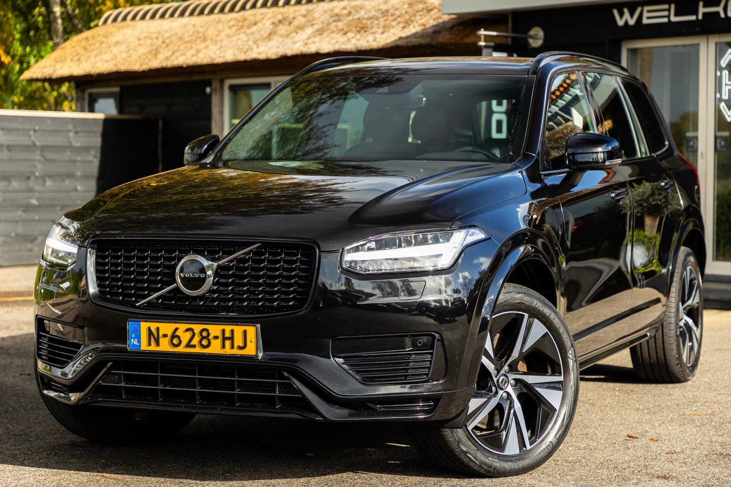 Volvo XC90 - 2.0 T8 Recharge AWD R-Design Led I Blind Spot I 20 Inch I Parkeersensoren I Camera I Stoel - AutoWereld.nl