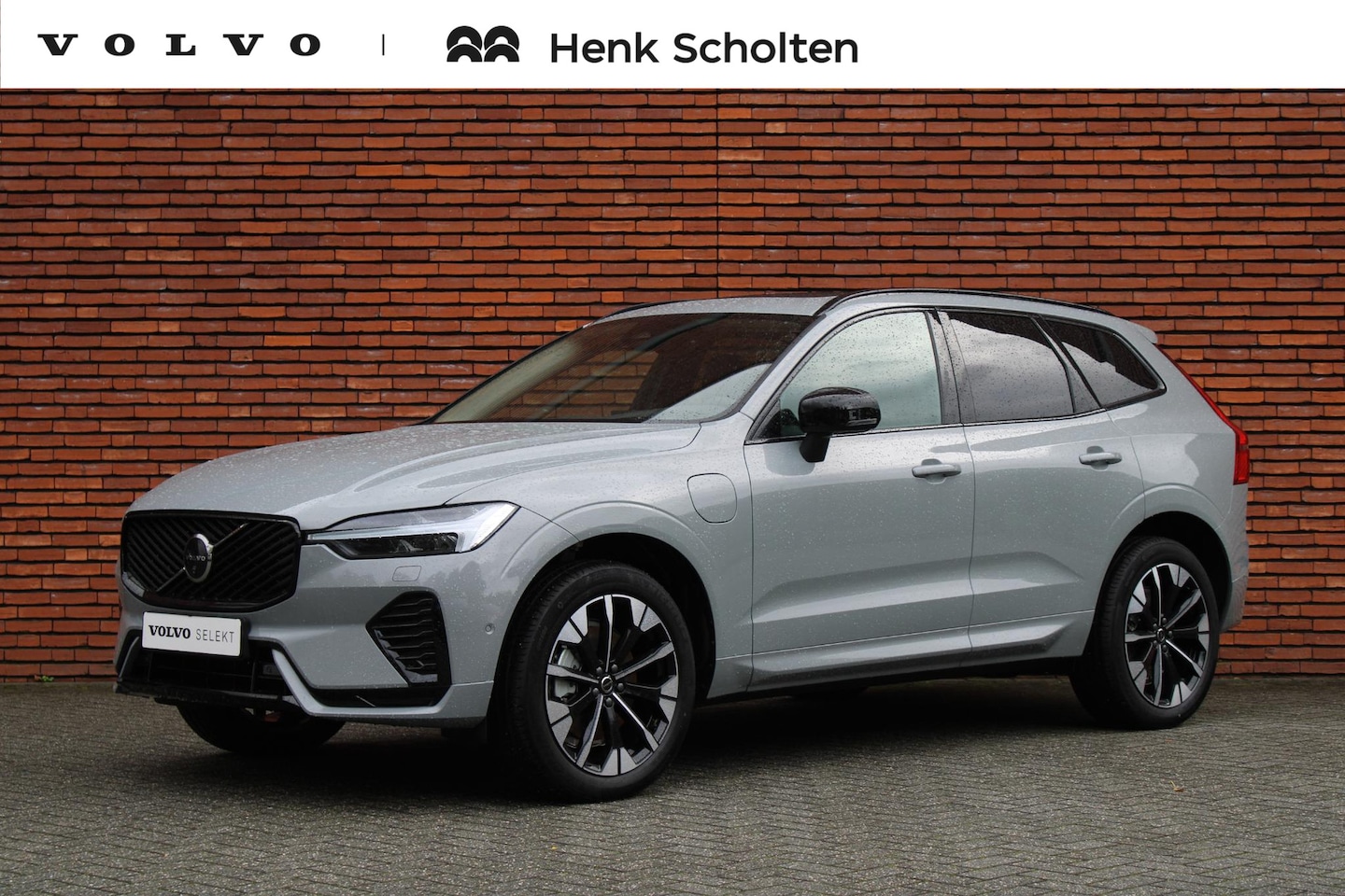 Volvo XC60 - T6 Plug-in hybrid AWD Ultra Dark | Nieuw! | Panoramadak | Head-Up Display | Apple Carplay - AutoWereld.nl
