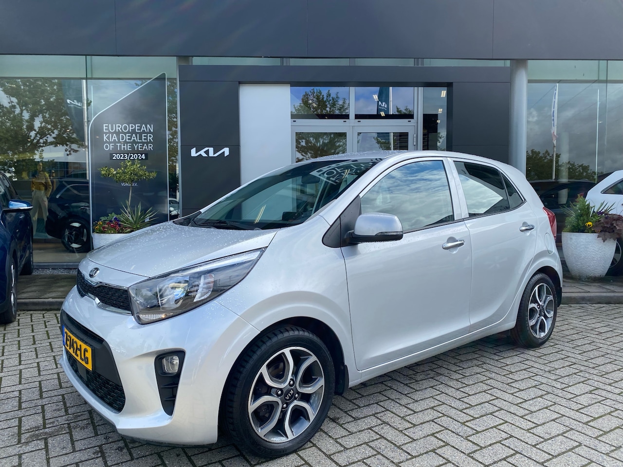 Kia Picanto - 1.0 MPI DynamicLine Automaat | Stoel/stuur verwarming | Camera  | Info Bas: 0492-588982 - AutoWereld.nl