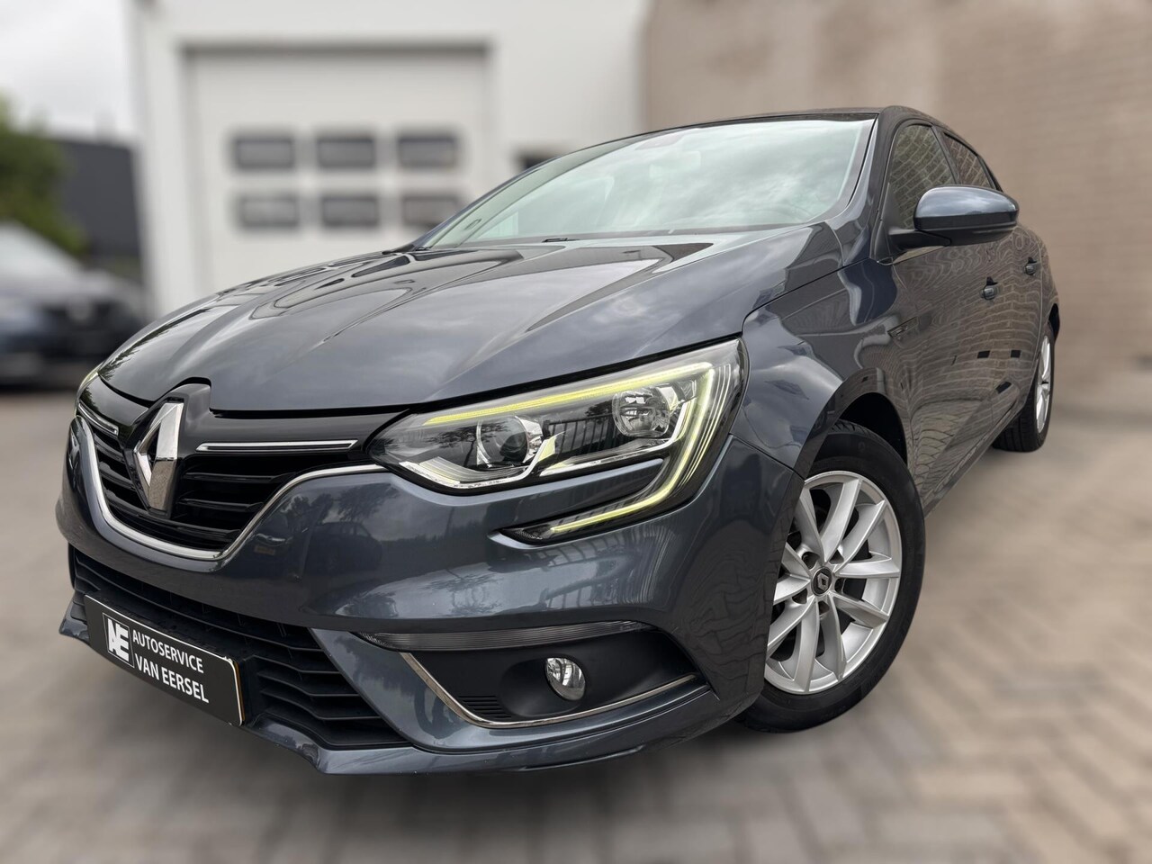 Renault Mégane - 1.2 TCe Zen TREKHAAK / PDC / CRUISE CONTROL / NAVI / BLUETOOTH BELLEN / ECC / NIEUWE KOPP - AutoWereld.nl