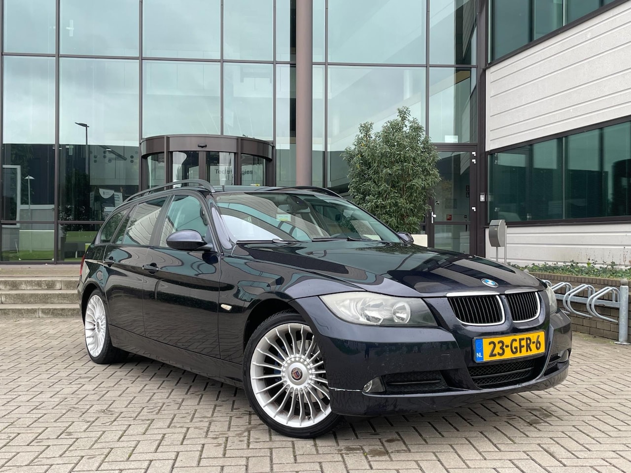 BMW 3-serie Touring - 318i Business Line | Navi | Airco&Cruise | Lange APK - AutoWereld.nl