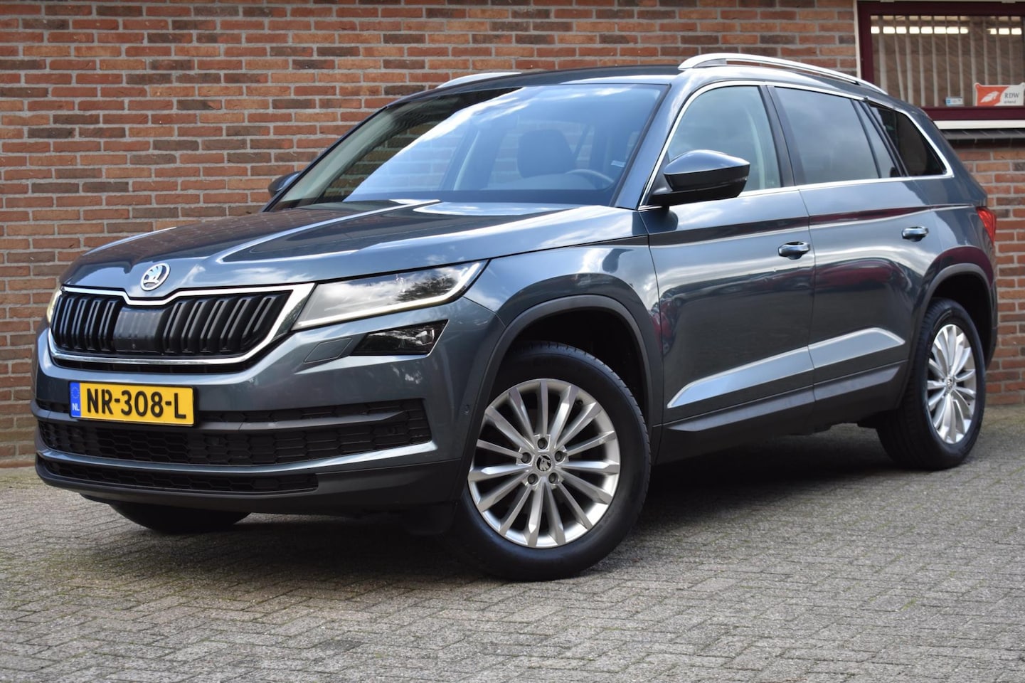 Skoda Kodiaq - 2.0 TDI Style Business 7p.'17 Leder LED Clima Cruise Navi Inruil mogelijk - AutoWereld.nl