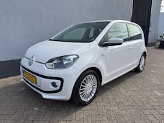 Volkswagen Up! - 1.0 high up BlueMotion - Airco - Trekhaak