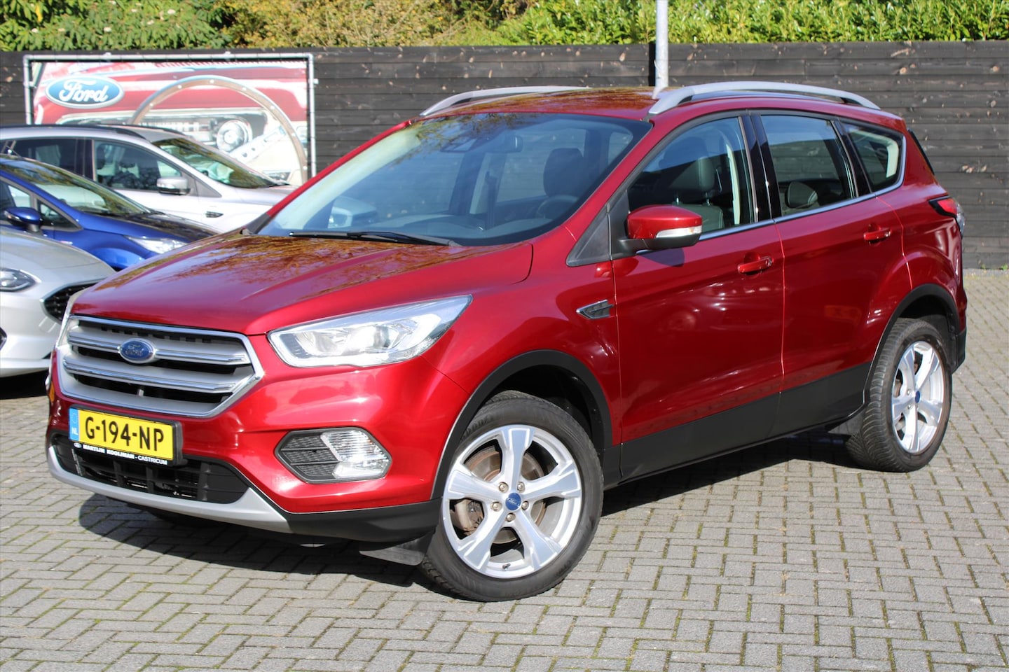 Ford Kuga - 1.5 EcoBoost 120PK 2WD Titanium, Sony Audio, Camera, Trekhaak - AutoWereld.nl